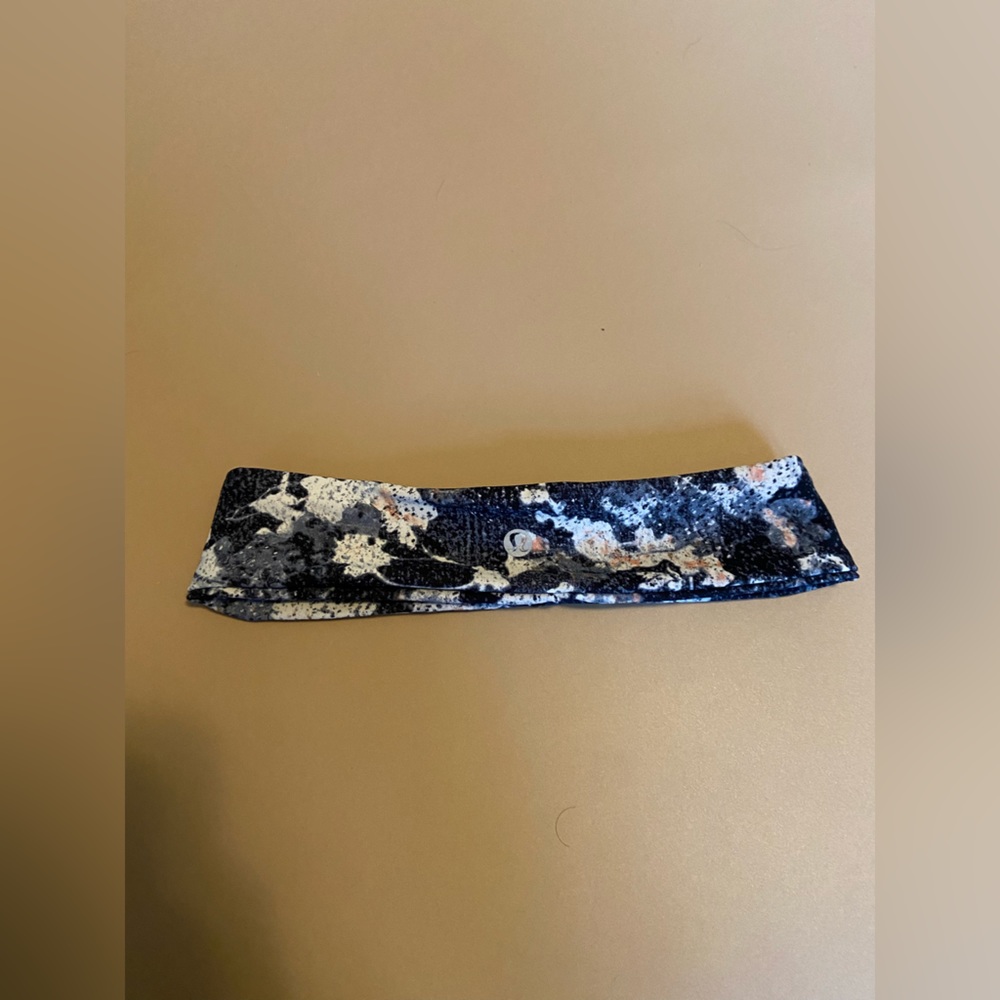 Lululemon floral headband